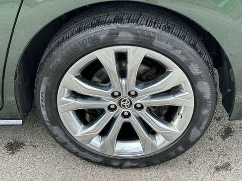 Used 2021 Toyota Sienna Platinum FWD image 5