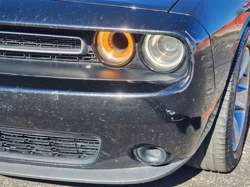 Used 2016 Dodge Challenger SXT image 7