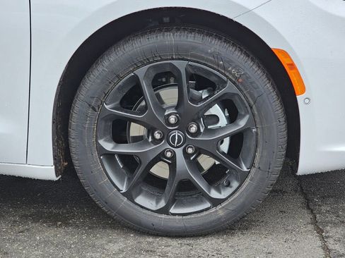 New 2026 Chrysler Pacifica Select image 10