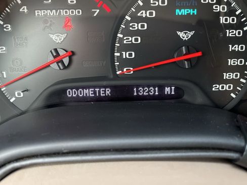 Used 2004 Chevrolet Corvette Convertible w/ Preferred Equipment Group image 13