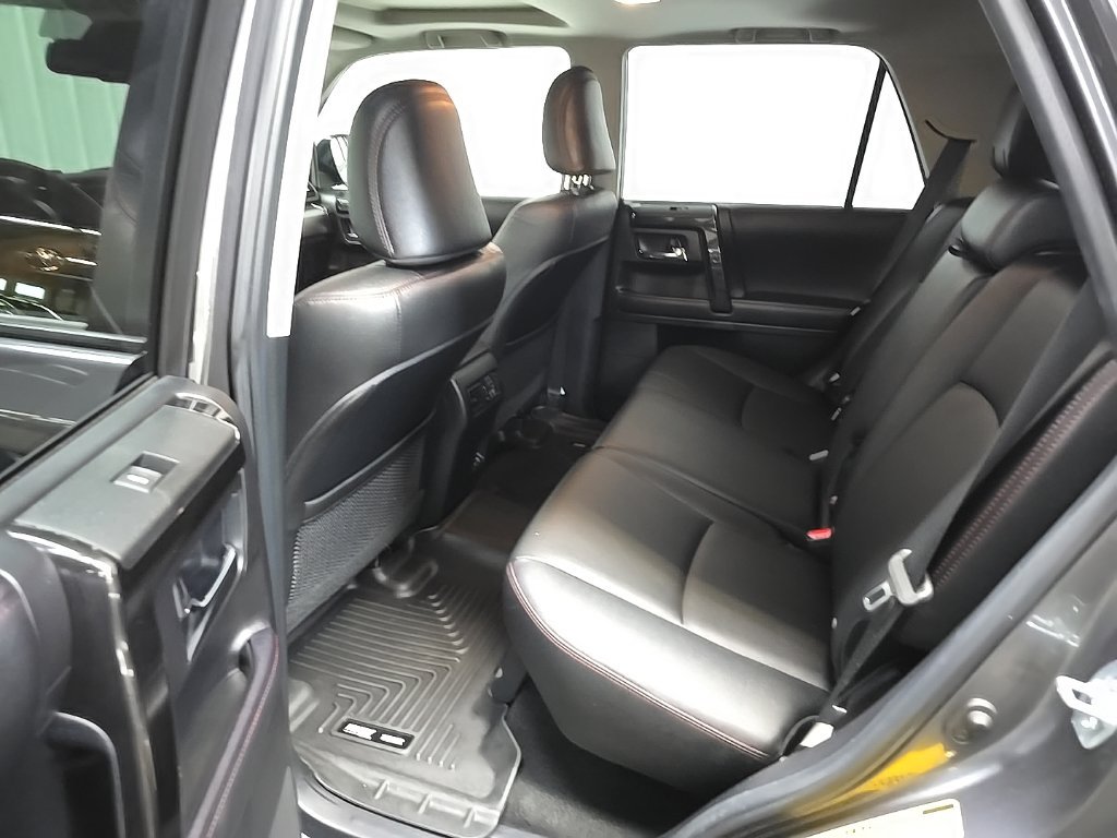 Used 2021 Toyota 4Runner TRD Off-Road Premium w/ Moonroof Package AWD/4WD image 31