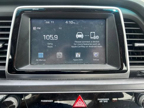 Used 2018 Hyundai Sonata SE FWD image 11