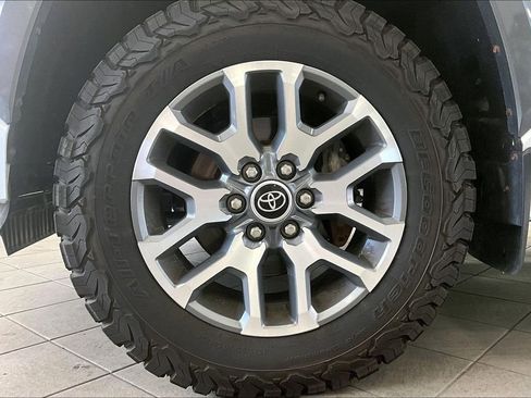 Used 2022 Toyota Tundra 1794 Edition AWD/4WD image 32