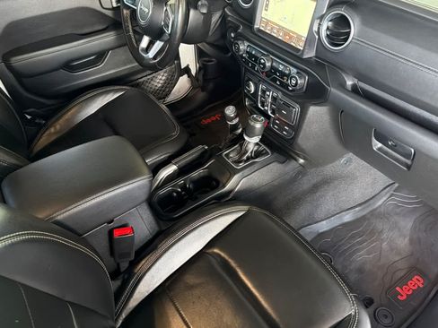 Used 2020 Jeep Gladiator Overland AWD/4WD image 15
