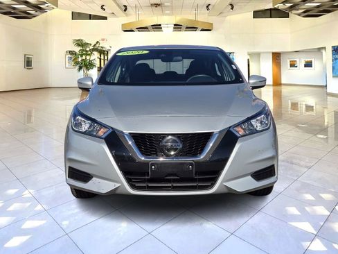 Used 2020 Nissan Versa SV FWD image 2