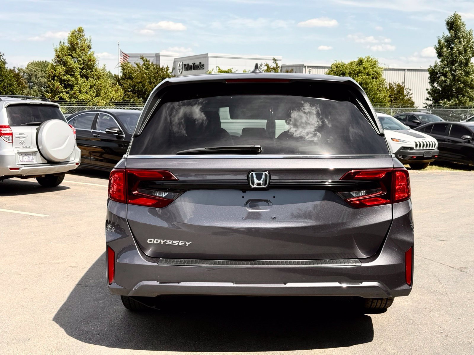 Used 2025 Honda Odyssey EX-L image 8