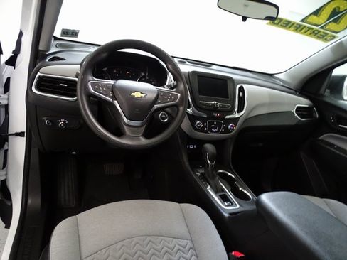 Certified 2022 Chevrolet Equinox LS w/ LS Convenience Package image 5