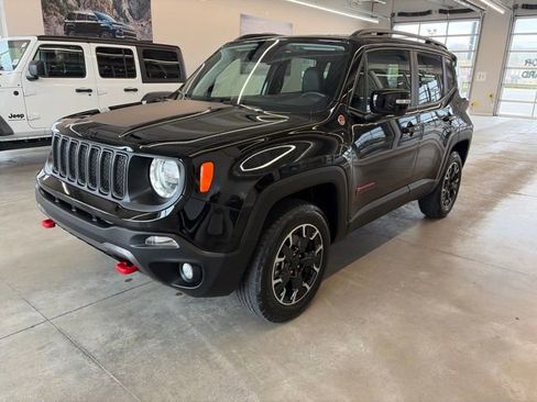 Certified 2023 Jeep Renegade Trailhawk w/ Trailhawk Elite Group AWD/4WD image 1