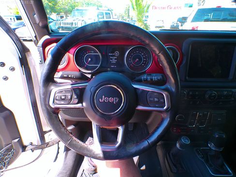 Used 2018 Jeep Wrangler Unlimited Rubicon image 17