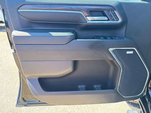 Used 2024 GMC Sierra 3500 SLT w/ SLT Premium Package image 24