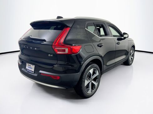 Used 2023 Volvo XC40 B4 Plus w/ Driver Assist Package image 5