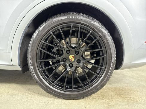 Certified 2023 Porsche Cayenne GTS AWD/4WD image 14