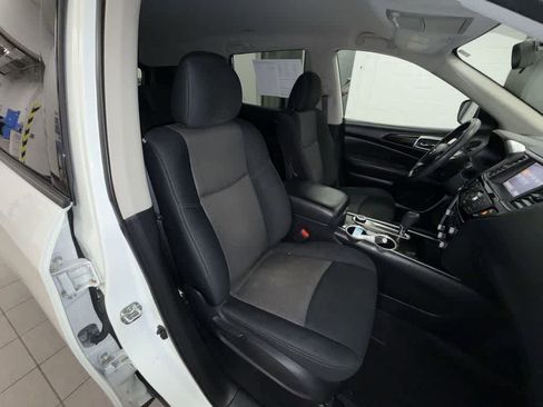 Used 2019 Nissan Pathfinder S AWD/4WD image 16