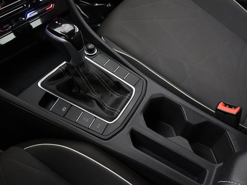 Used 2025 Volkswagen Jetta Sport image 48