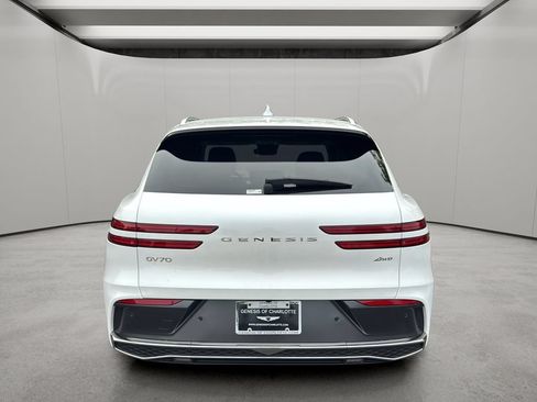 Certified 2026 Genesis GV70 2.5T AWD/4WD image 4
