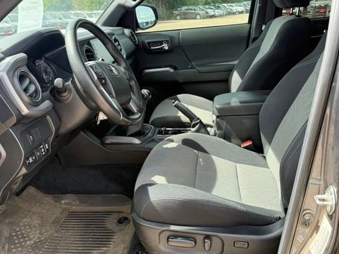 Used 2022 Toyota Tacoma TRD Off-Road w/ Technology Package AWD/4WD image 14