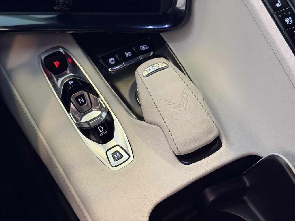 Used 2024 Chevrolet Corvette Stingray Preferred Cpe w/ Z51 Performance Package RWD image 18