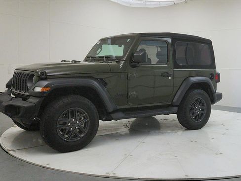 Used 2024 Jeep Wrangler Sport S image 3
