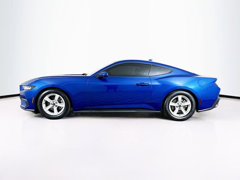 Used 2024 Ford Mustang Coupe image 4