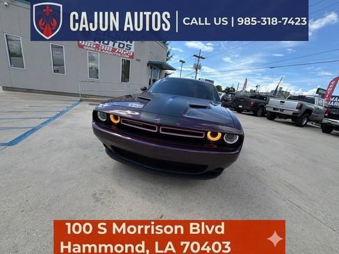Used 2020 Dodge Challenger SXT RWD image 4
