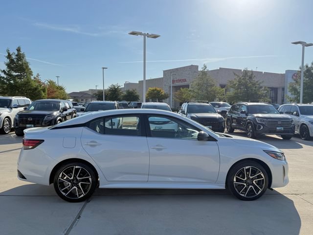 Used 2025 Nissan Sentra SR FWD image 7