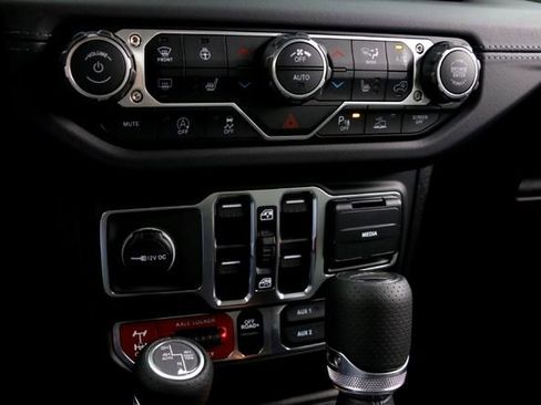 New 2026 Jeep Gladiator Mojave image 15