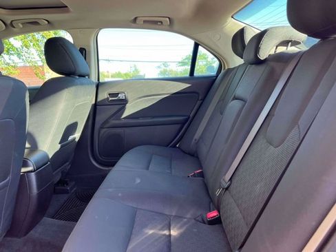 Used 2012 Ford Fusion SE FWD image 16