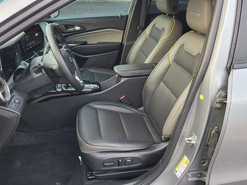 Used 2025 Chevrolet Trax ACTIV w/ Sunroof Package image 17