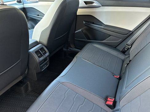 Certified 2026 Volkswagen Taos SE w/ Panoramic Sunroof Package AWD/4WD image 12