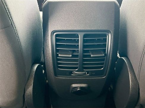 Used 2019 Ford Escape SE image 23