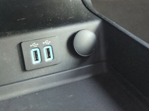 Used 2020 Ford Fusion SE w/ Equipment Group 151A image 29