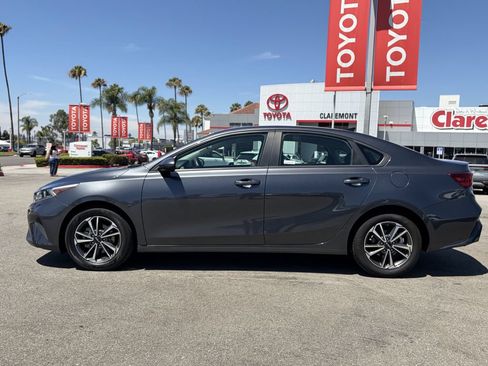 Used 2024 Kia Forte LXS FWD image 2