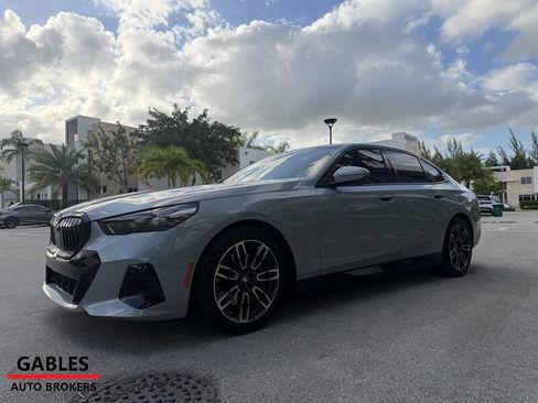 Used 2025 BMW 530i xDrive image 7