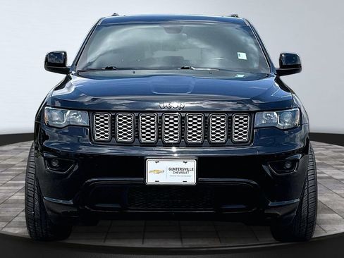 Used 2021 Jeep Grand Cherokee Laredo X AWD/4WD image 3