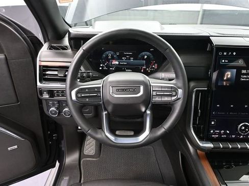 Used 2025 GMC Yukon Denali w/ Sun & Power Step Package AWD/4WD image 28