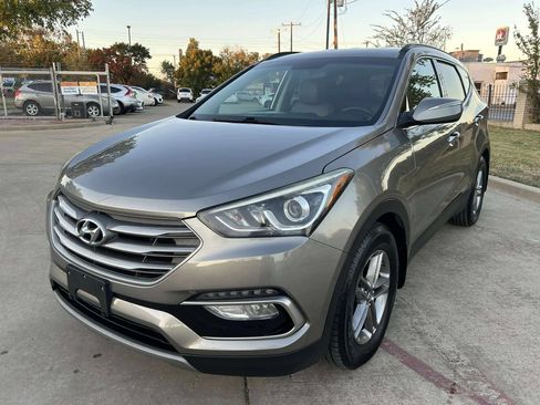 Used 2017 Hyundai Santa Fe Sport FWD image 2