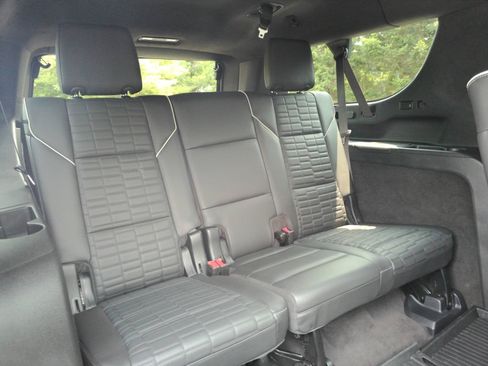 Used 2024 Cadillac Escalade ESV V w/ LPO, ONYX Package AWD/4WD image 24