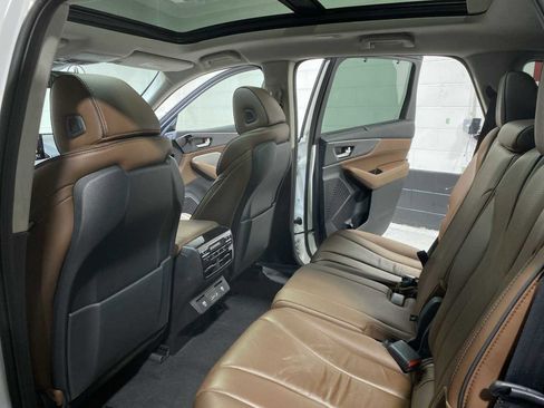 Used 2023 Acura MDX SH-AWD w/ Advance Package image 12