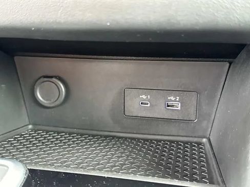 Used 2025 Nissan Pathfinder SV FWD image 42