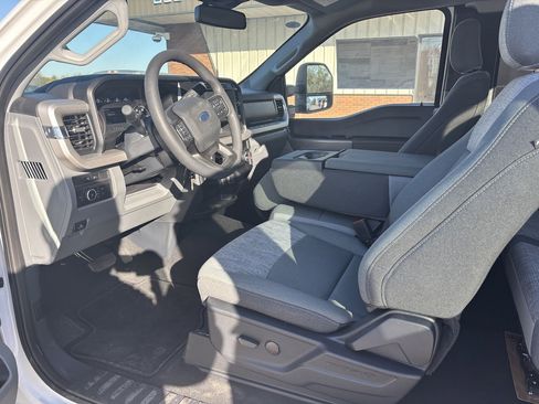 New 2023 Ford F250 XLT w/ 360-Degree Camera Package image 7