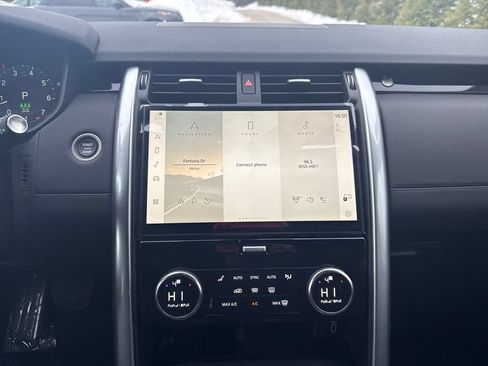 New 2026 Land Rover Discovery S AWD/4WD image 23