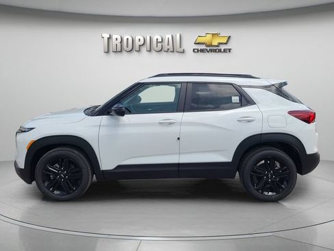 New 2026 Chevrolet TrailBlazer LT w/ Midnight Edition FWD image 2