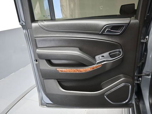 Used 2019 Chevrolet Suburban Premier w/ Premier Plus Edition AWD/4WD image 29