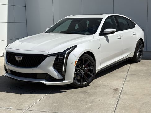 Used 2025 Cadillac CT5 Sport RWD image 2