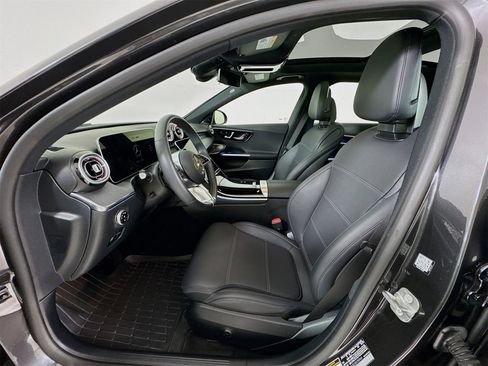 Used 2025 Mercedes-Benz C 300 Sedan image 23