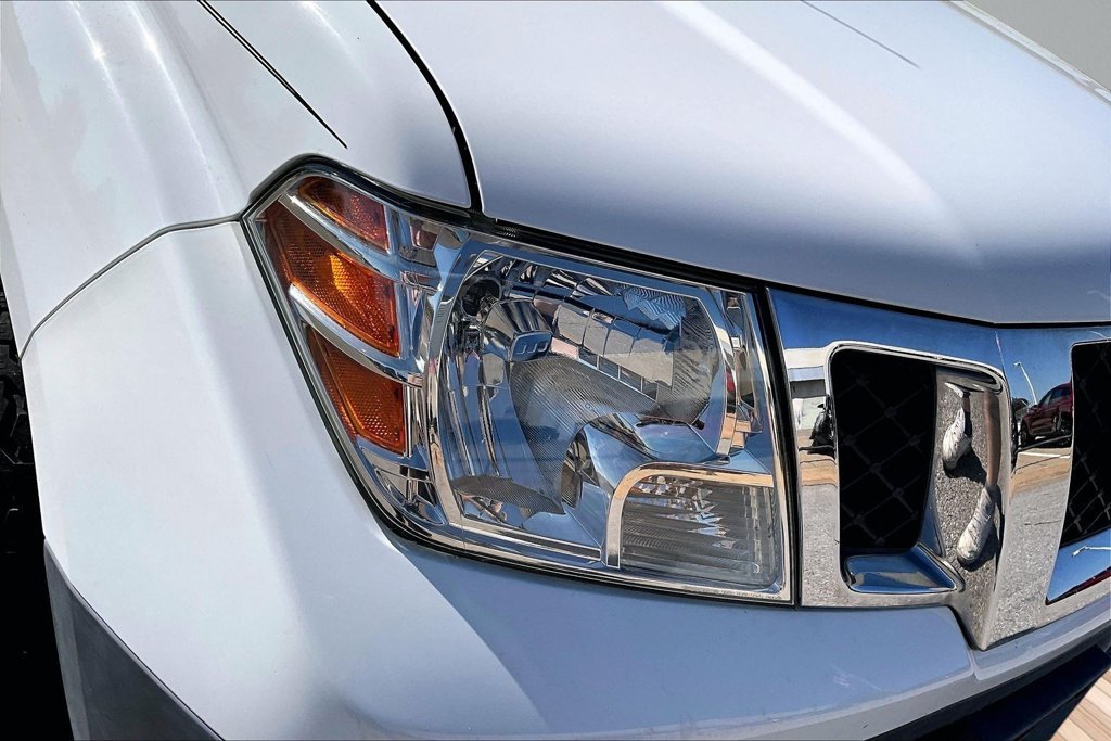 Used 2015 Nissan Frontier S RWD image 25