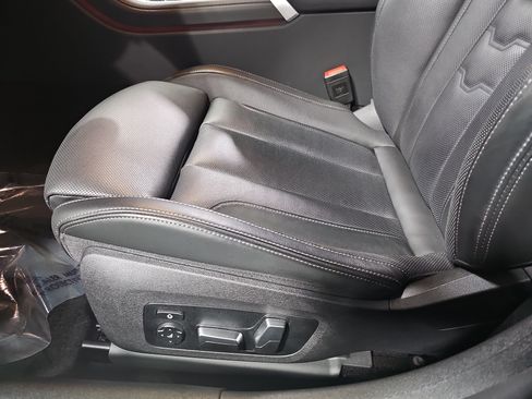 Certified 2026 BMW M850i xDrive w/ M Carbon Exterior Package AWD/4WD image 27