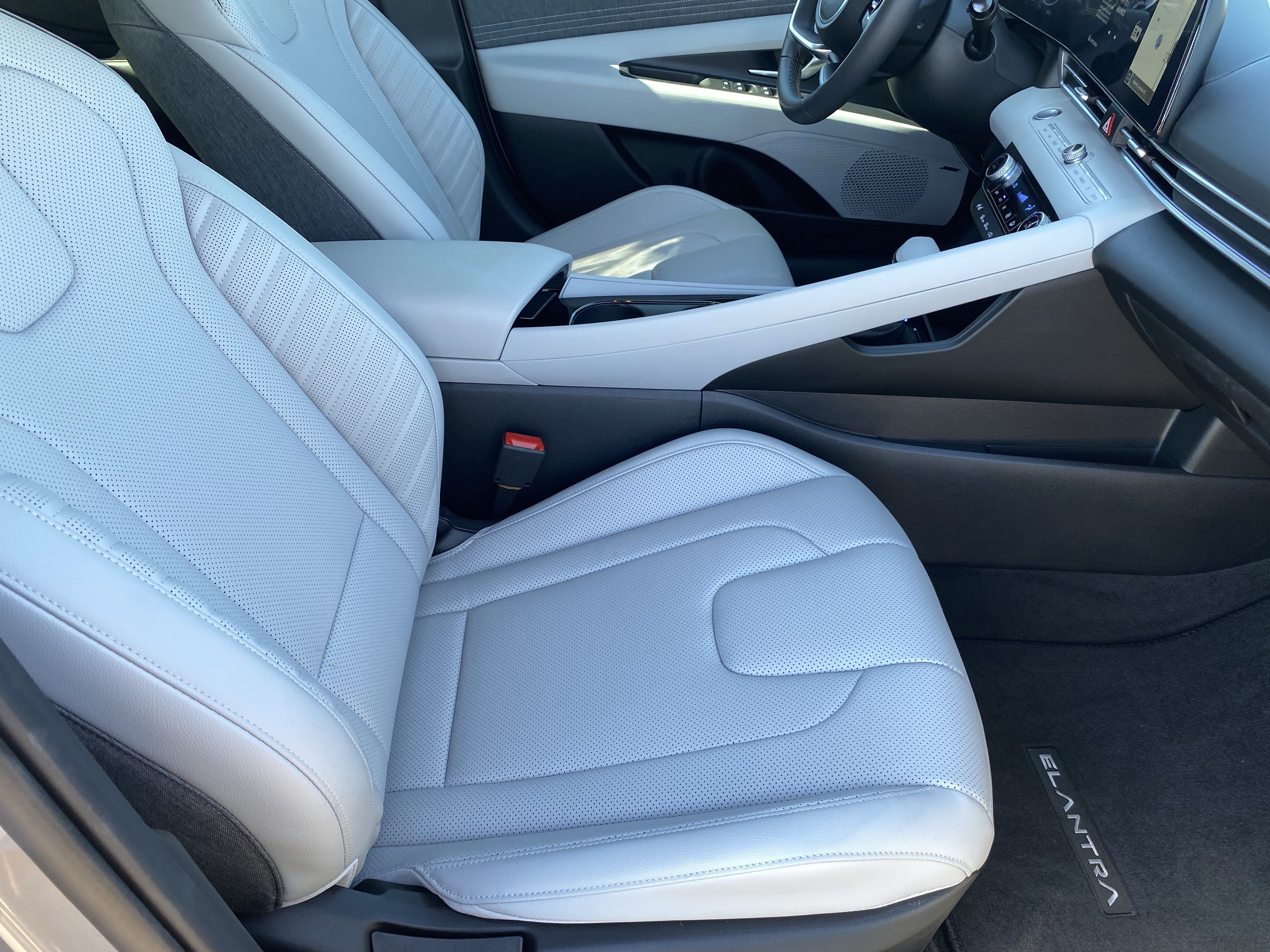 Certified 2026 Hyundai Elantra Limited FWD image 11