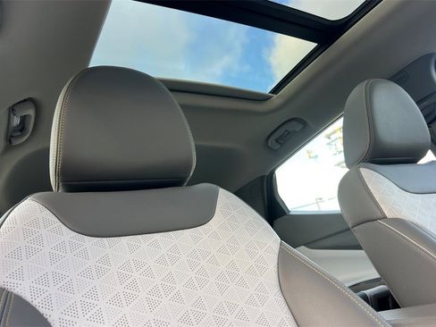 Used 2023 Chevrolet Bolt EUV Premier w/ Sun & Sound Package image 17