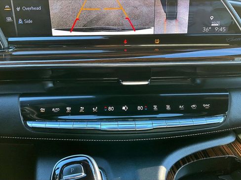 Used 2022 Cadillac Escalade Luxury image 18